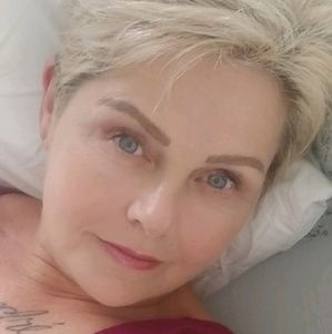 Meet your Posher, Joni